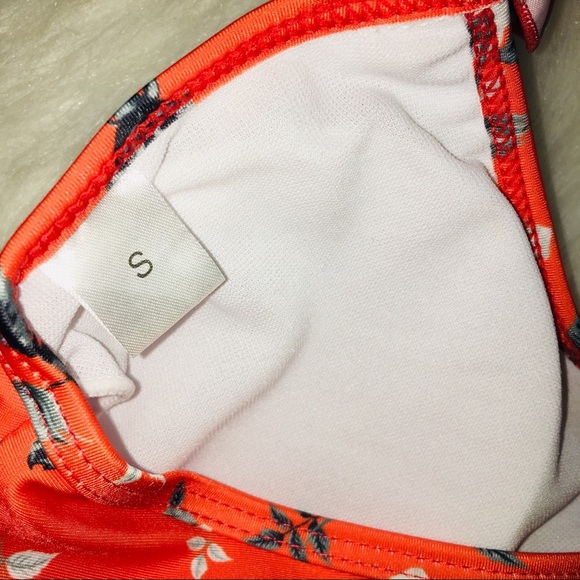 Small ruffle floral bikini swim top - Picture 3 of 4